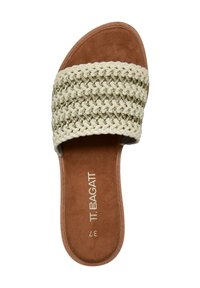 Sandalia de punta abierta trenzada con parte superior de tela beige y plantilla de ante marrón. Presenta una tira ancha trenzada con acentos metálicos. Talla 37.