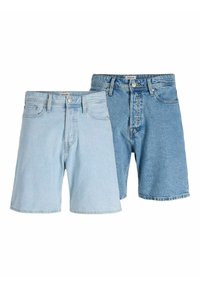 Pantalones cortos de mezclilla en dos tonos de azul: lavado claro y lavado oscuro, con cinturilla, cierre frontal de botón y corte recto.