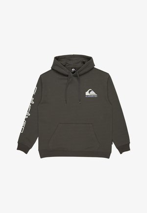 Olivegreenowa bluza z kapturem z troczkami, z przednią kieszenią typu kangur i białym logo na klatce piersiowej. Szczegóły tekstowe na lewym rękawie. Miękki, polarowy materiał.