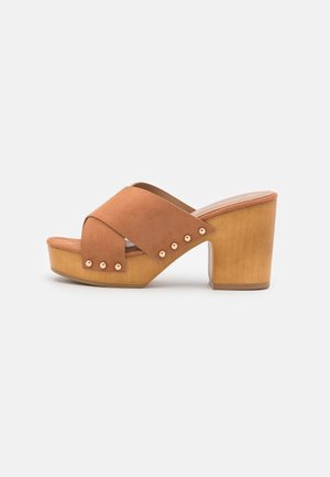 Sabots - cognac