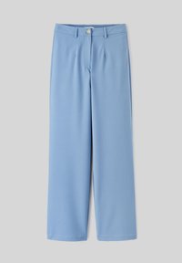 Pantalons larges bleu clair en tissu lisse, dotés d'une fermeture à bouton à l'avant, de passants de ceinture et de deux poches latérales.