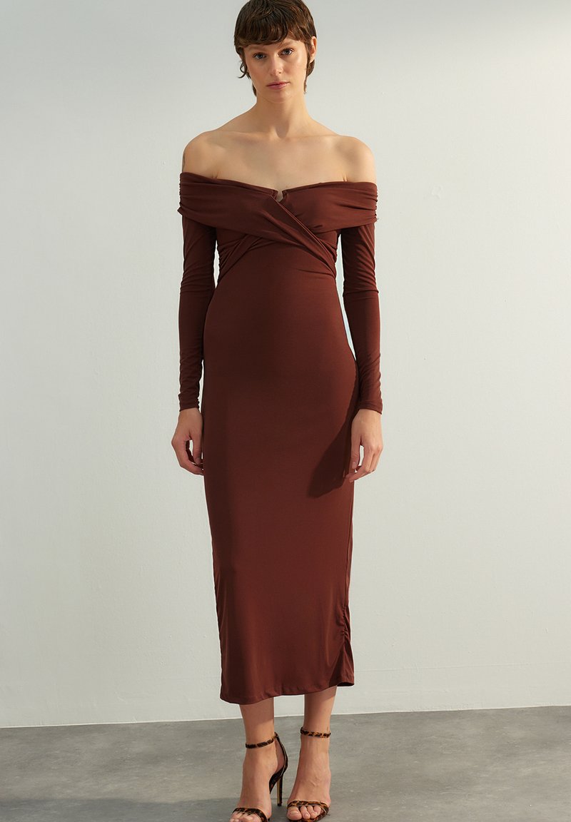 Trendyol Jurk bruin Trendyol Jurk bruin