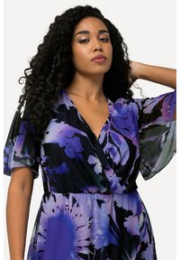 Ulla Popken Vapaa-ajan mekko