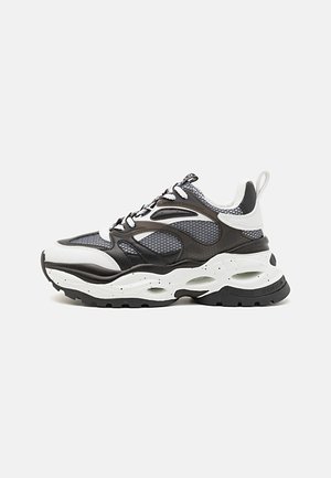 TRIPLET  - Trainers - black/white