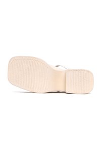 Thumbnail Image 9