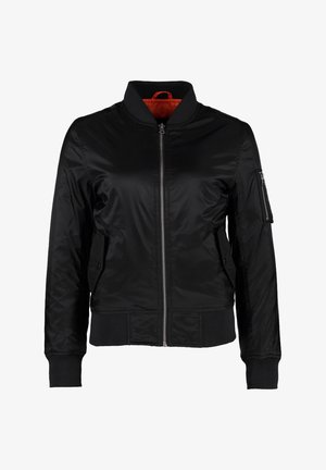 Svart bomberjakke med glidelås foran, ribbestrikket krage, mansjetter og kant, to sidelommer og glidelåslomme på venstre erme, oransje fôr synlig.