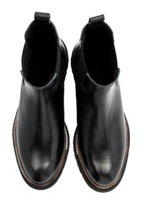 Czarne skórzane botki za kostkę o gładkim wykończeniu, z elastycznymi panelami bocznymi i pętelkami ułatwiającymi zakładanie. Solidne gumowe podeszwy z kontrastowym przeszyciem.