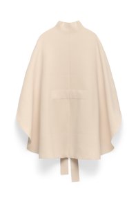 Beige wollen poncho met een hoge halslijn, brede mouwen en een gestikte achterzak. Kenmerkt zich door strikjes aan de onderrand voor sluiting.