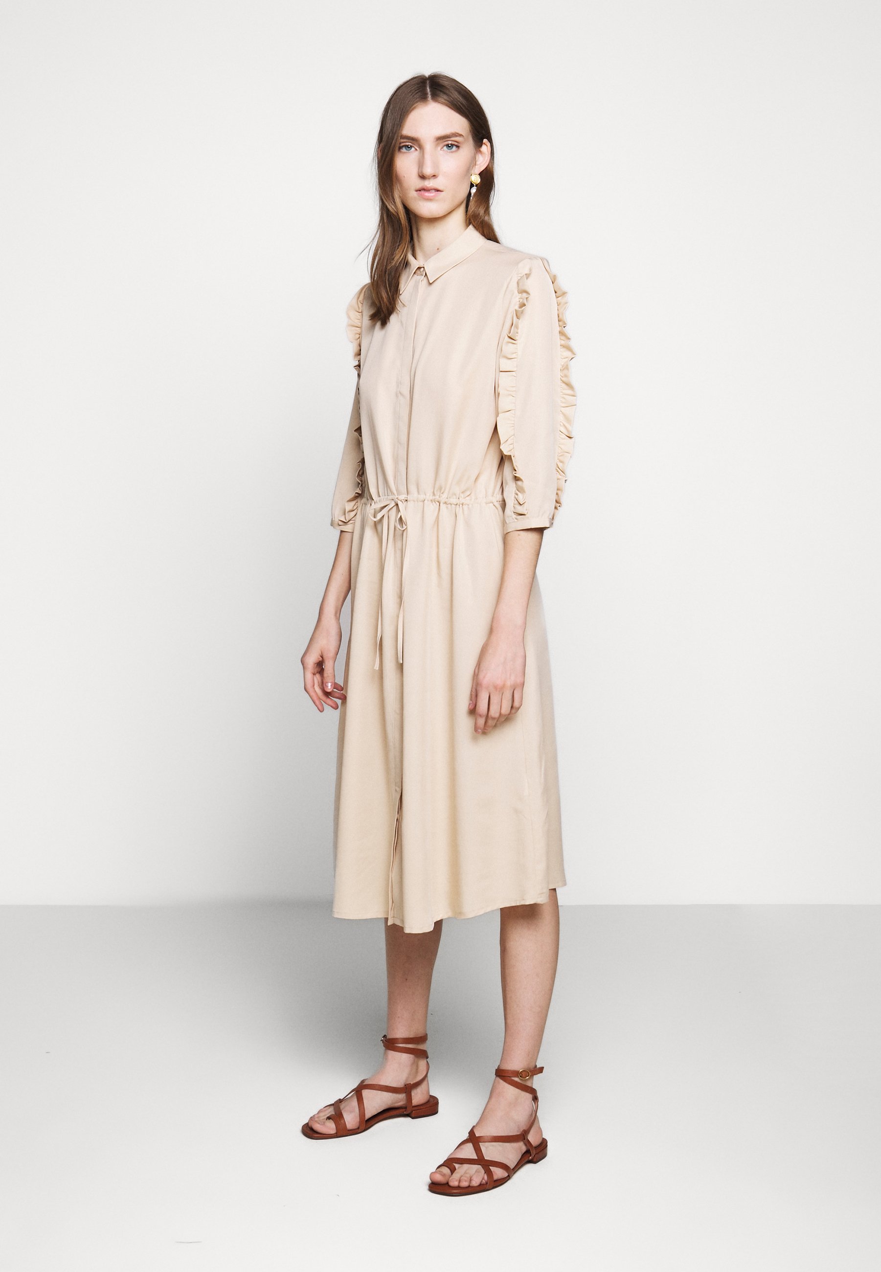 Bruuns Bazaar LAERA DEEP DRESS Skjortekjole sand Bruuns Bazaar LAERA DEEP DRESS - Skjortekjole - sand