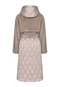 Cesare Gaspari Geacă - pearl