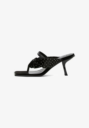 KARL LAGERFELD, KARMEL HEELED - Sandales tongs - black