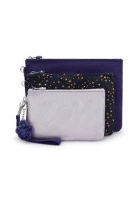 Tre lynlåspunge i lilla, sort med guldstjerner og lys lavendel, med et lilla håndledsrem og en blød nøglering hæftet til den mindste pung.