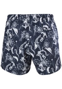 Námořnické plavkové šortky s bílými námořními vzory, které zahrnují kotvy, kormidla a mořské motivy. Elastický pas a boční kapsa.