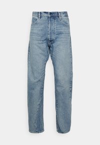 Ljusblå denimjeans med avslappnad passform, raka ben, framfickor, knäppning och subtila blekningar.