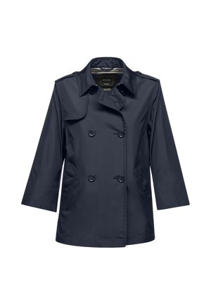 Trench coat doppiopetto blu navy con ampio colletto, spalline con bottoni e due tasche frontali.