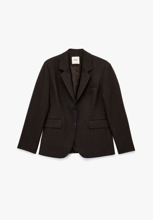 Blazer marron foncé avec un motif à carreaux, deux poches avant, fermeture à un seul bouton et revers cranté. Tissu lisse et texturé.