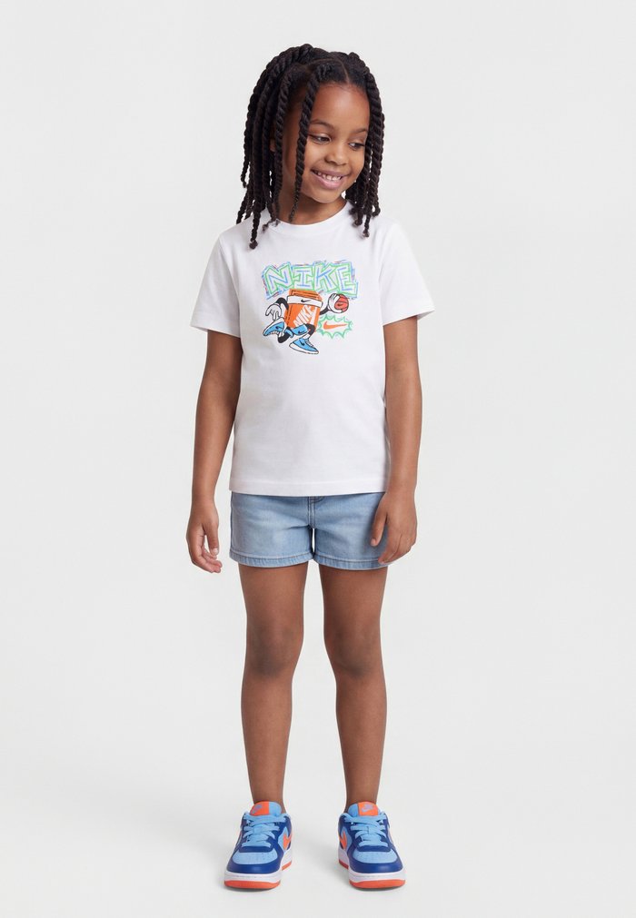 Nike TEE BOXY HOOPS UNISEX - Print T-shirt - white