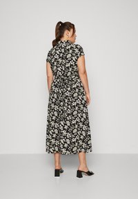 Vero Moda Curve VMNEWHALLIE LONG DRESS - Maxi šaty - black/white