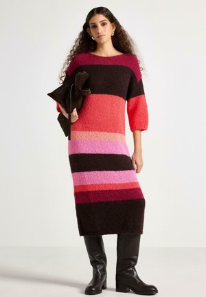 MIDI  - Abito in maglia - dark coral