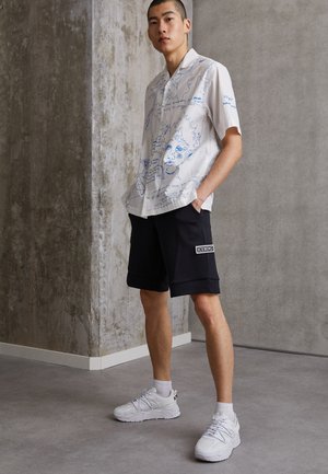 BERMUDA - Shorts - nero