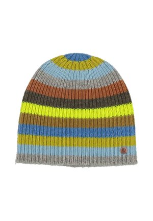 Multicolore gebreide beanie met horizontale strepen in blauw, geel, bruin, grijs en oranje tinten, met een klein rond koperen embleem.