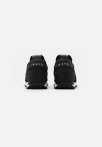 Nike Sportswear DBREAK-TYPE - Sapatilhas - black/white