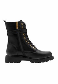 Botte de combat en cuir noir avec œillets dorés et fermeture éclair, devant à lacets, semelle épaisse à crampons, et sangle de cheville avec fermeture à scratch.