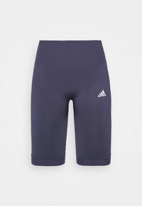 Granatowe sportowe szorty z rozciągliwego materiału, o dopasowanym kroju, z wysokim pasem i białym logo Adidas po dolnej stronie.