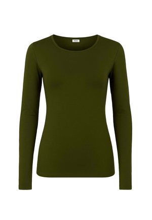 Top a maniche lunghe in verde oliva scuro, realizzato in tessuto morbido, con scollo rotondo e design aderente, con dettagli di cucitura minimi.