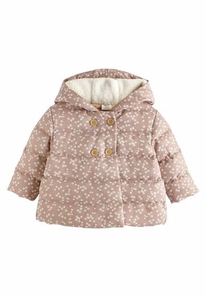 Manteau matelassé rose pour tout-petit avec capuche, motif floral blanc, boutons en bois et doublure en polaire blanche à l'intérieur de la capuche.