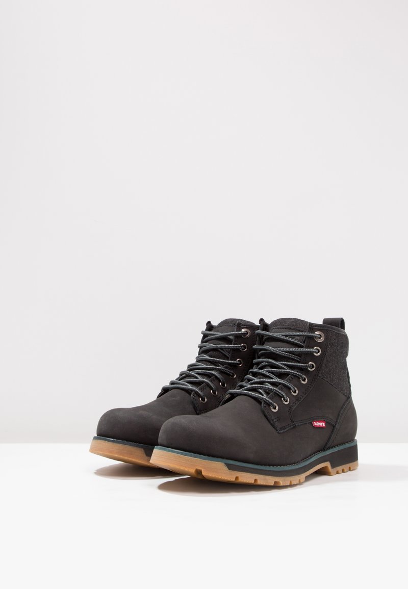 levis logan boots