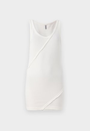 Biały top na ramiączkach wykonany z prążkowanego materiału, z okrągłym dekoltem i ukośnym detalem szwu z przodu, z wykończeniem typu raw edge.