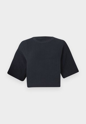 Mørk marineblå cropped strikkegenser med ribbet tekstur, korte vide ermer og rund hals. Enkel design, ingen synlige mønstre eller detaljer.