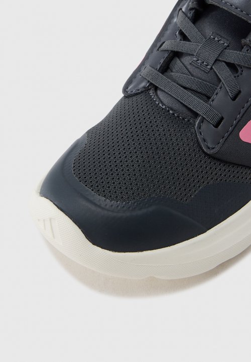 adidas TENSAUR RUN 3.0 UNISEX - Road running shoes - grey/bliss pink/off white — photo 6