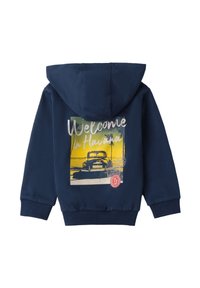 Sudadera azul marino con un gráfico frontal que presenta un coche clásico, el texto "Bienvenido a La Habana" y un logo circular. Material de algodón suave.