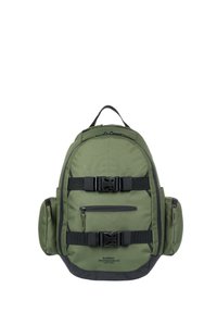 Grüner Stoffrucksack mit schwarzen Trägern, ausgestattet mit zwei Seitentaschen, einer kleinen Vordertasche mit Reißverschluss und einem gepolsterten Rücken für Komfort.