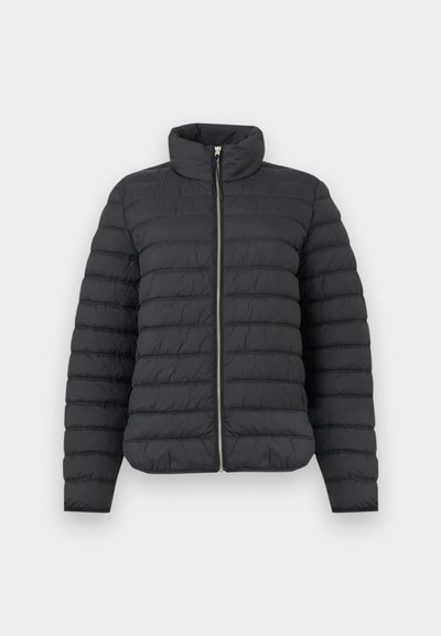 Μαύρο μπουφάν με επένδυση καπιτονέ, ψηλό γιακά και ασημένιο φερμουάρ μπροστά, μακριά μανίκια και οριζόντια ραφές.