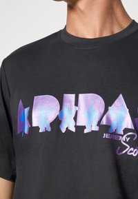 adidas Sportswear Triko s potiskem - black