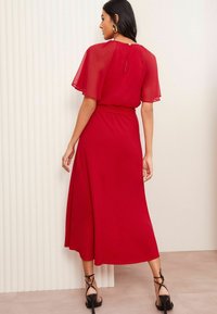 Friends Like These REGULAR FIT - FLUTTER SLEEVE MIDI - Freizeitkleid - red