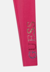 Guess JUNIOR LEGGINGS - Pajkice – hlače - scared pink