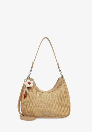 Bolso de hombro tejido en beige con detalles de cuero, correas desmontables, placa de logo metálica y charm de llavero en forma de flor con borlas.
