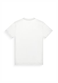 Camiseta blanca de manga corta con cuello redondo y una textura suave. La costura es sutil, reforzando el diseño limpio.