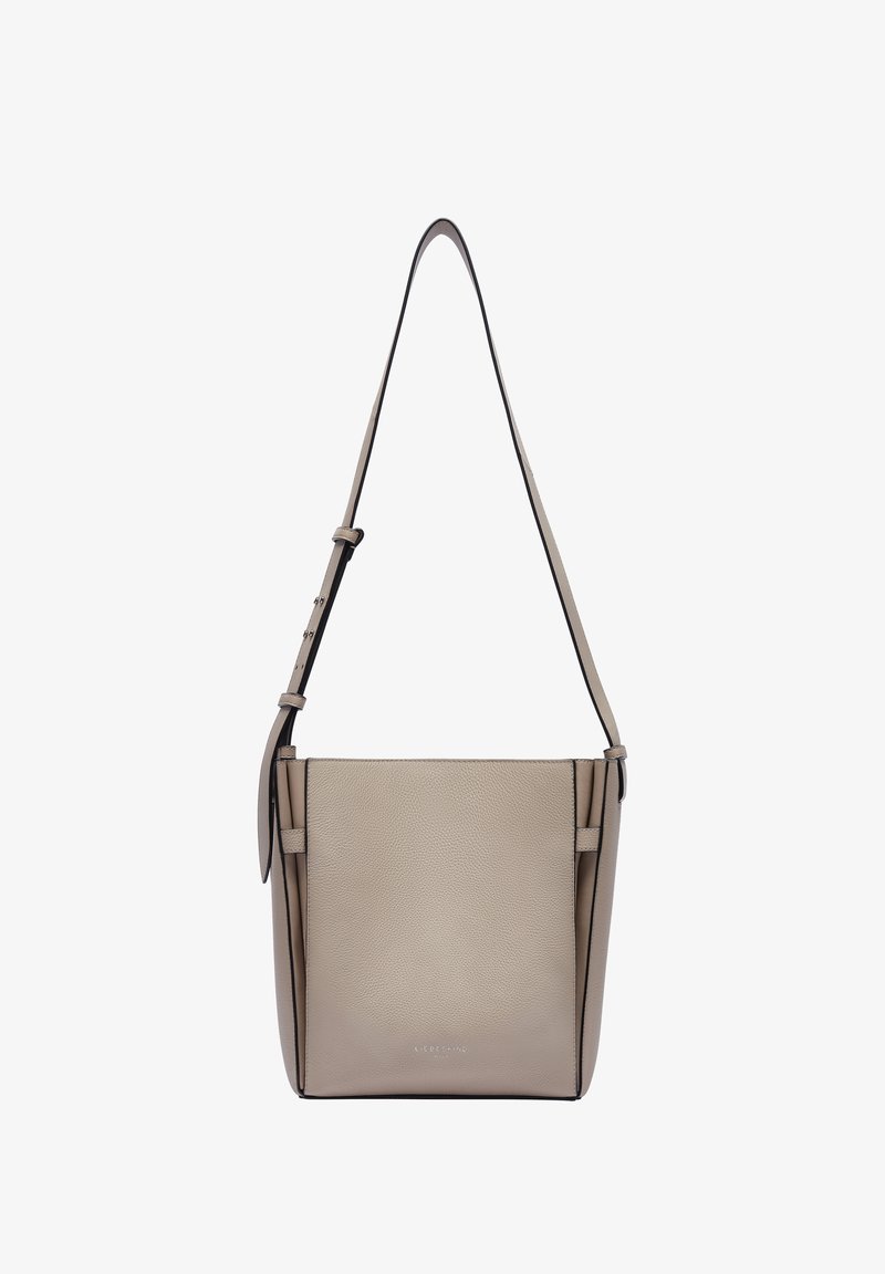 Sac à épaule en cuir beige avec une bandoulière réglable, de forme rectangulaire, surface texturée, design minimaliste, avec un logo discret à l'avant.