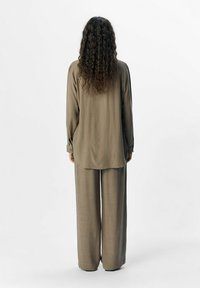 Object Overhemdblouse - morel