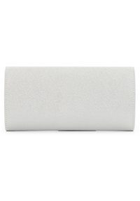 Pochette argentée avec une surface lisse et texturée, de forme cylindrique, et des coutures renforcées le long des bords. Pas de matériel visible.