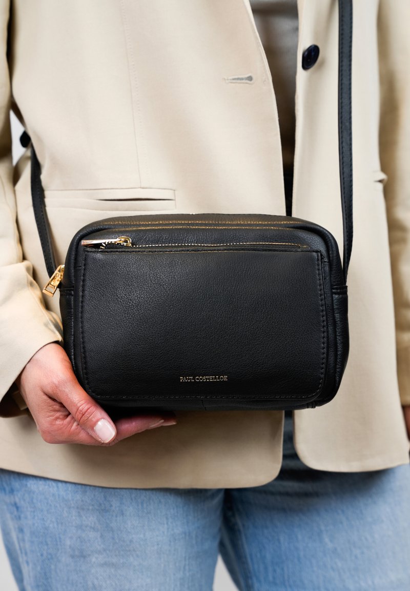 Paul Costelloe HANA - Sac bandoulière - black
