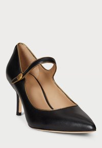 Melnas ādas augsto papēžu kurpes ar smailu purngalu, ar zelta apdari un potītes siksniņu ar dekoratīvu sprādzi.