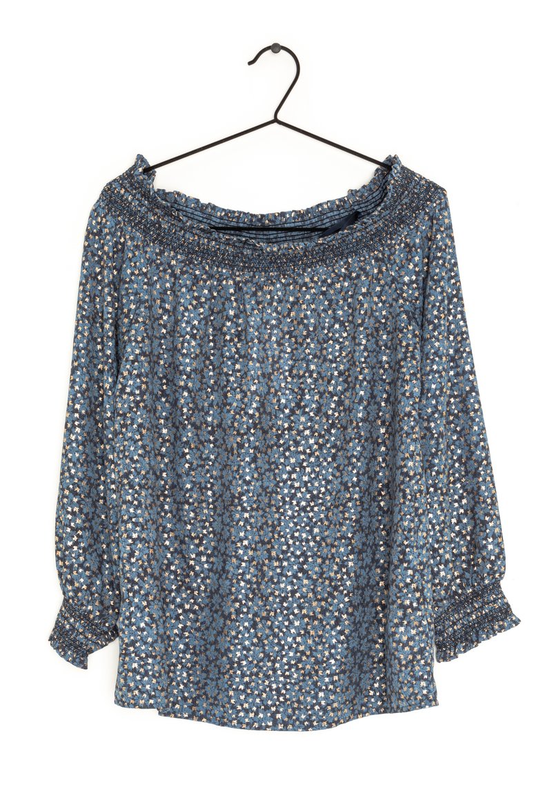 Bluse mit blauem Muster und schulterfreiem Ausschnitt, mit Rüschendetails an den Bündchen und einem elastischen Band am Ausschnitt.