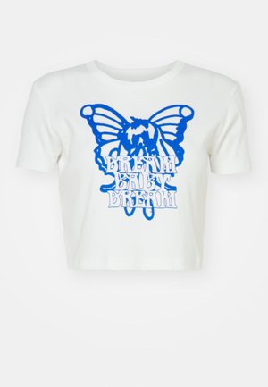 Camiseta cropped branca com um gráfico de uma borboleta azul e o texto "Respira Bebé Respira". Feita de algodão suave, com gola redonda e mangas curtas.