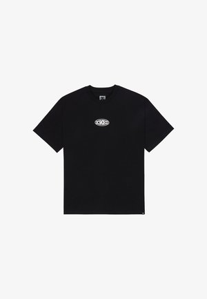 Čierne bavlnené tričko s okrúhlym výstrihom, krátkymi rukávmi a bielym oválnym logom s nápisom "DC SHOE CO" umiestneným v strede na hrudi.